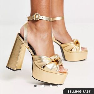 Boutique Gia Knotted Platform Heels